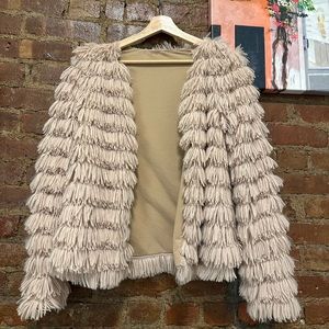 Fluffy lightweight jacket - A CLOSET STAPLE 🥰